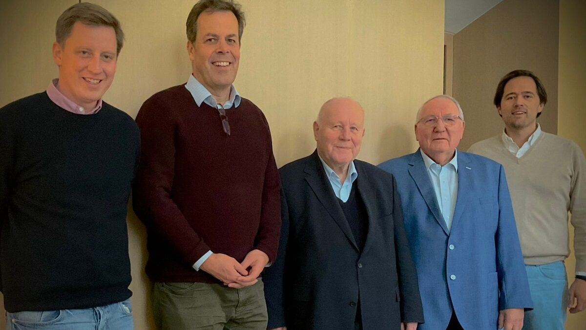 The picture show the Board of the HHL Foundation: Dr. Conrad von Stechow, Dr. Gerd Robertz (Chair), Prof. Dr. Georg Milbradt, Prof. Winfried Pinninghoff, Hanns-Christian Ehret.